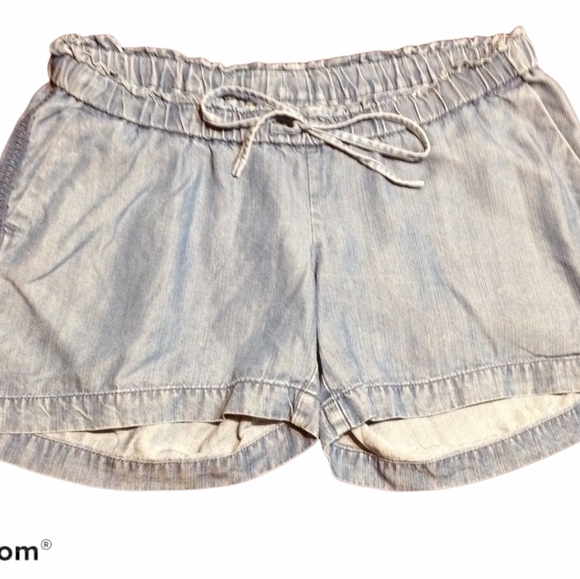 Jessica Simpson Motherhood Maternity Shorts - Picture 2 of 6